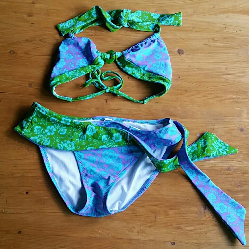 Women's swim suit